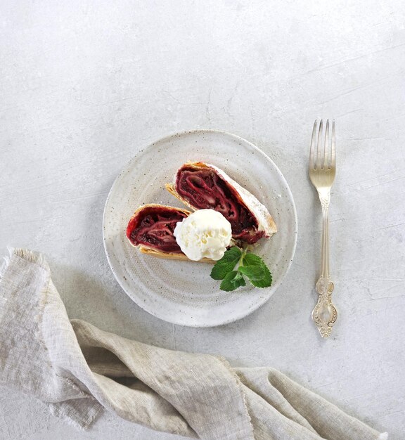 Тарелка с красивым блюдом